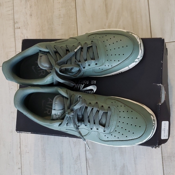 Nike Air Air Force 1 - Picture 2 of 11